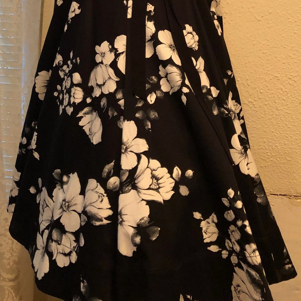 White Black Floral Dress - Picture 2 of 3